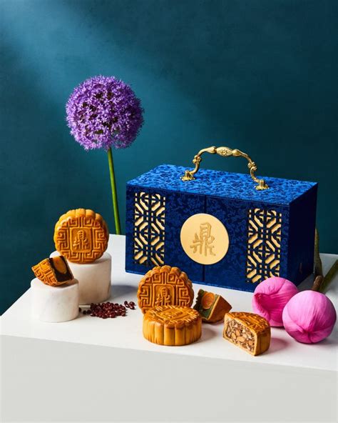 luxury mooncake gifts.